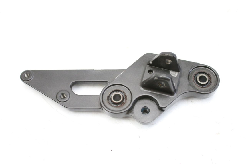 photo de LEFT FRONT FOOTREST BRACKET YAMAHA MT-07 MT07 700 (2018 - 2020) - Zoom on usage condition