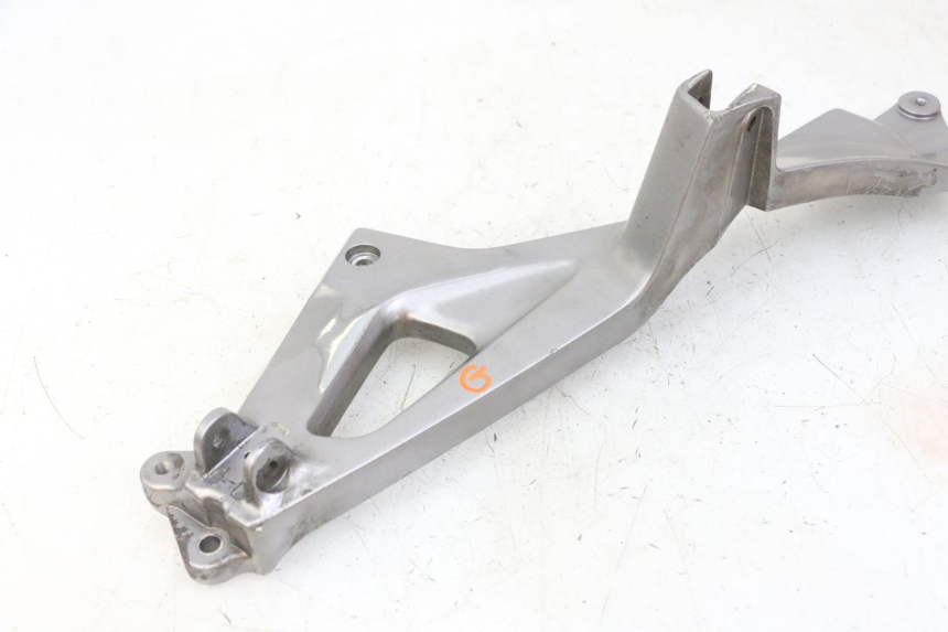 photo de FRONT LEFT FOOTREST MOUNT HONDA NTV DEAUVILLE ABS 700 (2007 - 2016) - Fixing points details