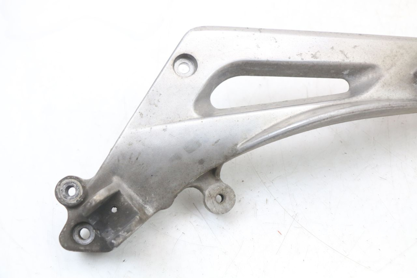 photo de LEFT FRONT FOOTREST BRACKET HONDA NTV DEAUVILLE 650 (1998 - 2001) - Component detail