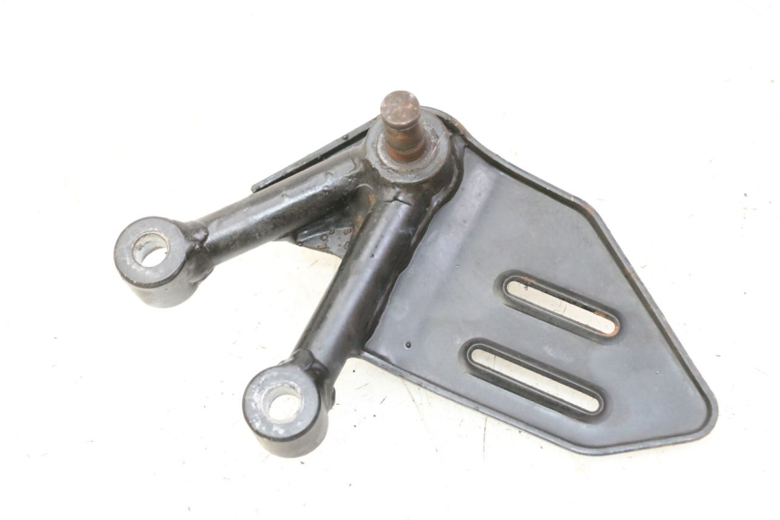 photo de FRONT LEFT FOOTREST MOUNT MAG POWER R-STREET 50 (2016 - 2025) - Component detail