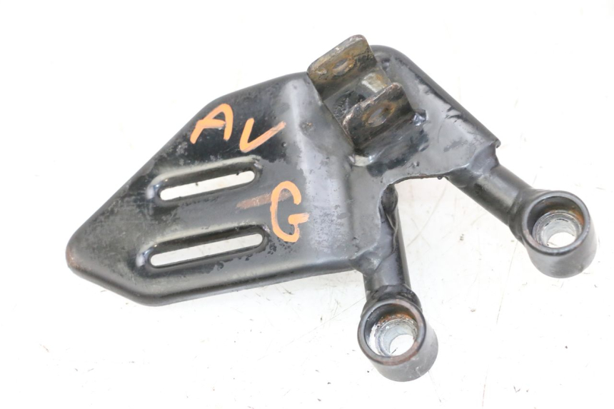 photo de FRONT LEFT FOOTREST MOUNT MAG POWER R-STREET 50 (2016 - 2025) - Alternative perspective