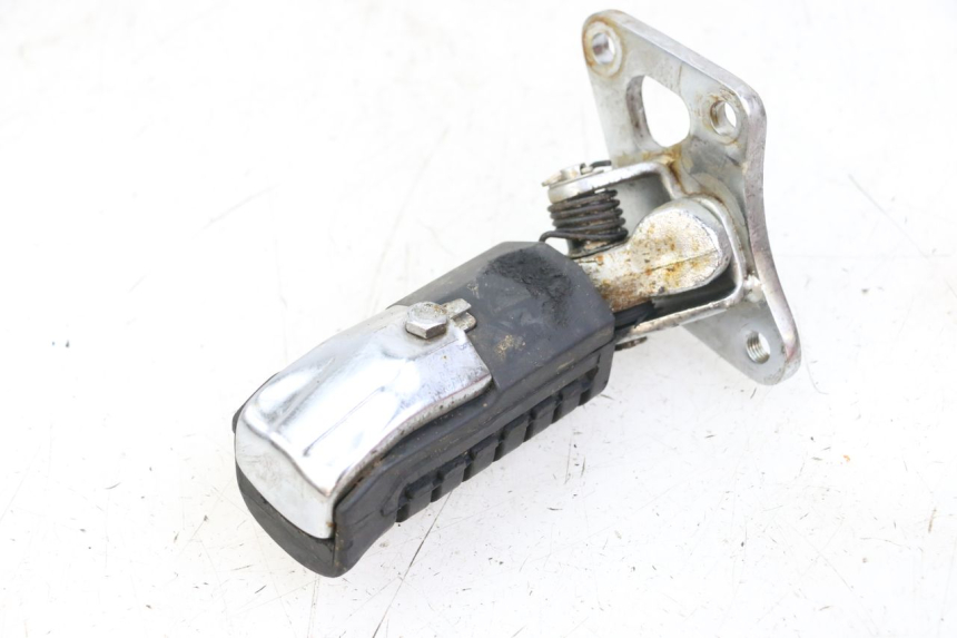 photo de FRONT LEFT FOOTREST MOUNT REGAL RAPTOR RAXTER 2 125 (2007 - 2015) - Product overview