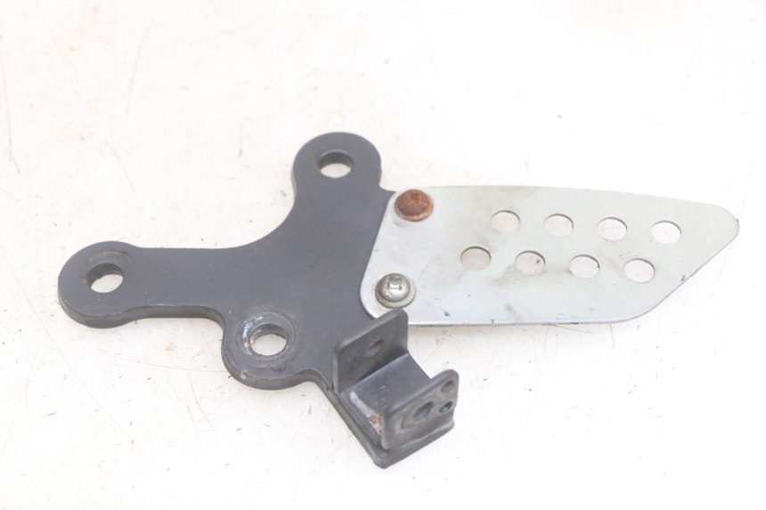 photo de LEFT FRONT FOOTREST BRACKET YAMASAKI ROADSTER 50 (2013 - 2018) - Main view