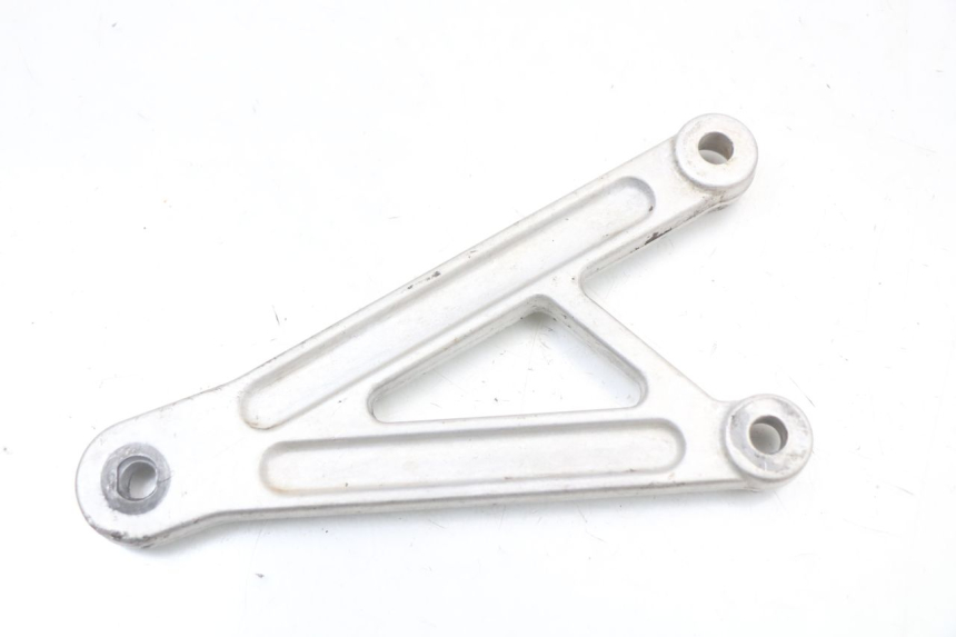 photo de FRONT LEFT FOOTREST MOUNT APRILIA RS 50 (2006 - 2010) - Zoom on usage condition