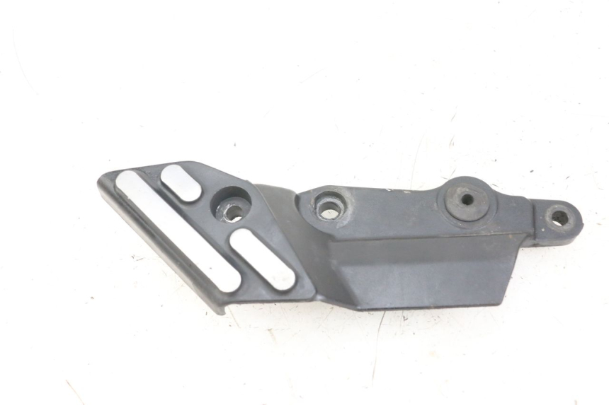 photo de LEFT FRONT FOOTREST BRACKET TRIUMPH SPEED TRIPLE T301 900 (1994 - 1996) - Component detail