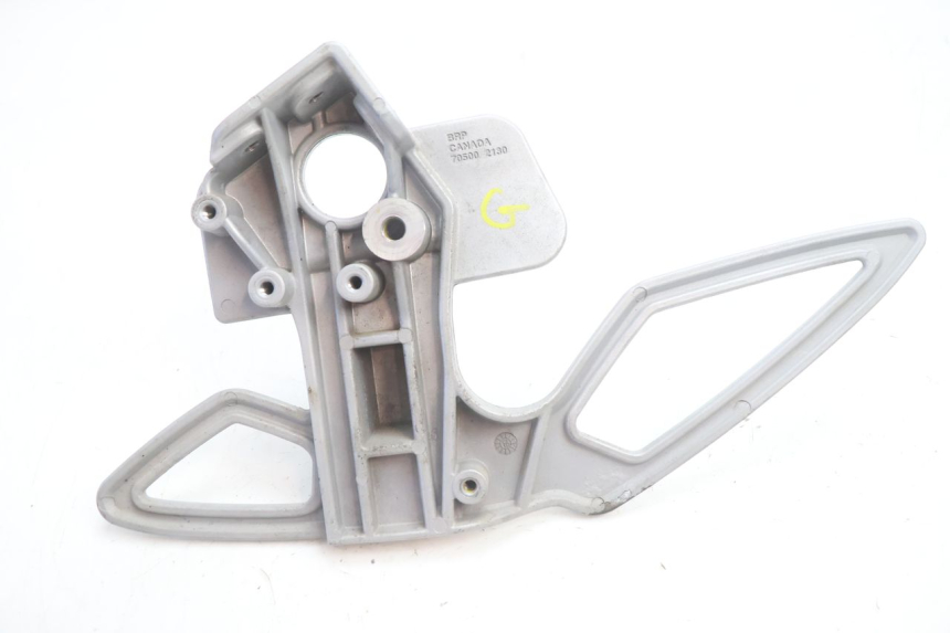 photo de FRONT LEFT FOOTREST MOUNT CAN-AM SPYDER RS 1000 (2008 - 2012) - Surface and material condition