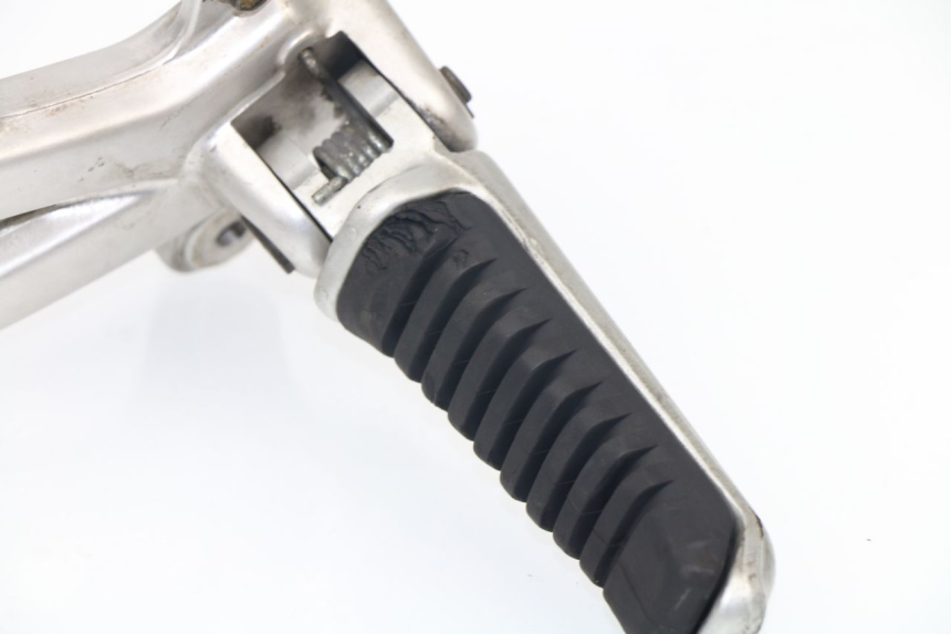 photo de FRONT LEFT FOOTREST MOUNT DUCATI ST2 944 (1997 - 2003) - Product overview