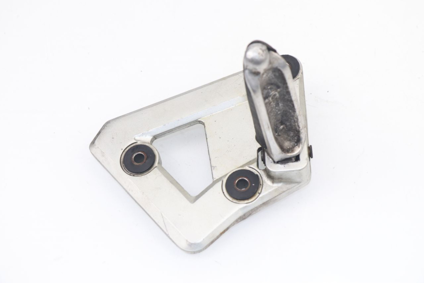 photo de FRONT LEFT FOOTREST MOUNT SUZUKI GSX F GSXF 750 (1988 - 1998) - Alternative perspective