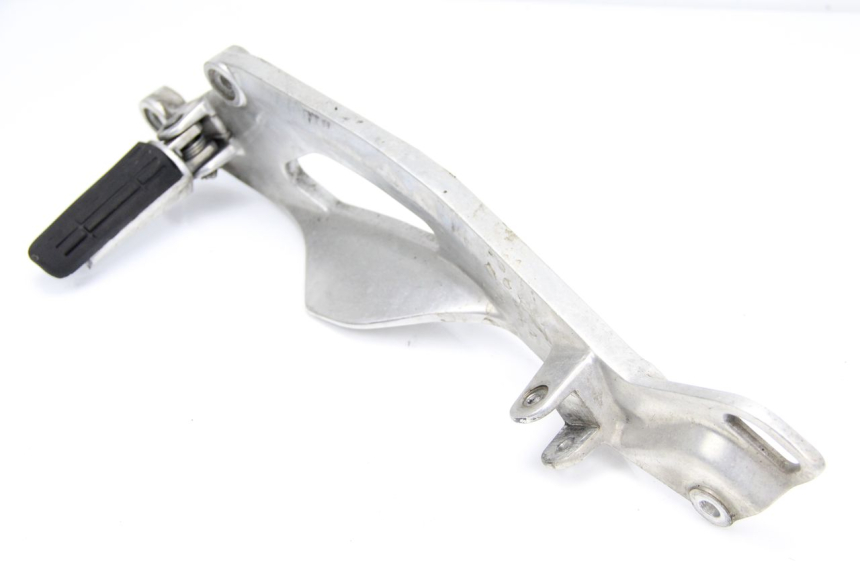 photo de FRONT LEFT FOOTREST MOUNT YAMAHA TDM ABS 900 (2002 - 2014) - Component detail