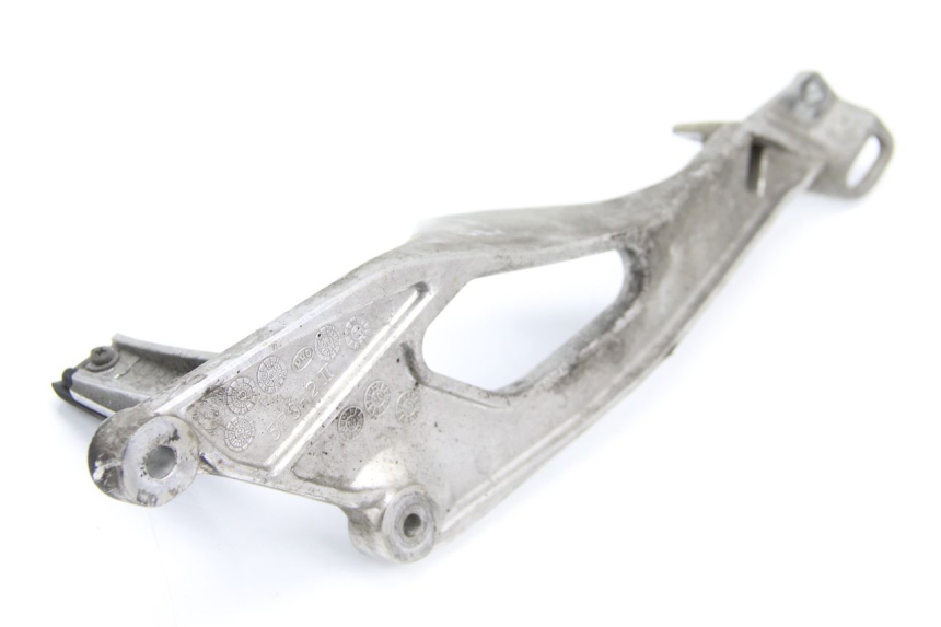 photo de FRONT LEFT FOOTREST MOUNT YAMAHA TDM ABS 900 (2002 - 2014) - Zoom on usage condition