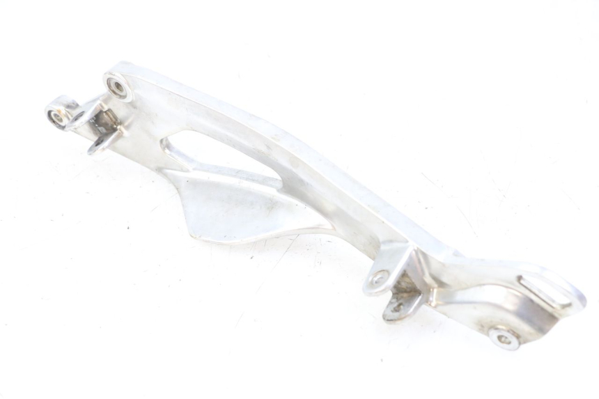 photo de FRONT LEFT FOOTREST MOUNT YAMAHA TDM ABS 900 (2002 - 2014) - Main view