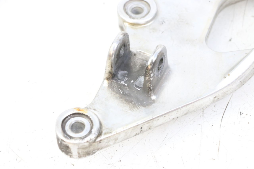 photo de FRONT LEFT FOOTREST MOUNT YAMAHA TDM ABS 900 (2002 - 2014) - Checked used part