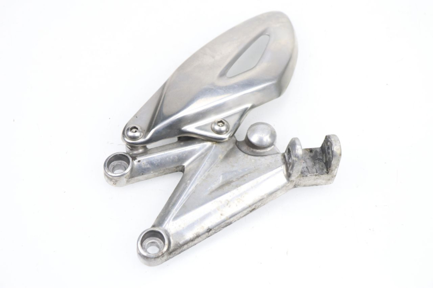 photo de FRONT LEFT FOOTREST MOUNT TRIUMPH STREET TRIPLE 675 (2007 - 2012) - Alternative perspective