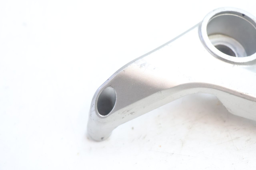 photo de LEFT FRONT FOOTREST BRACKET HONDA VFR FI RC46 800 (1998 - 2001) - Component detail