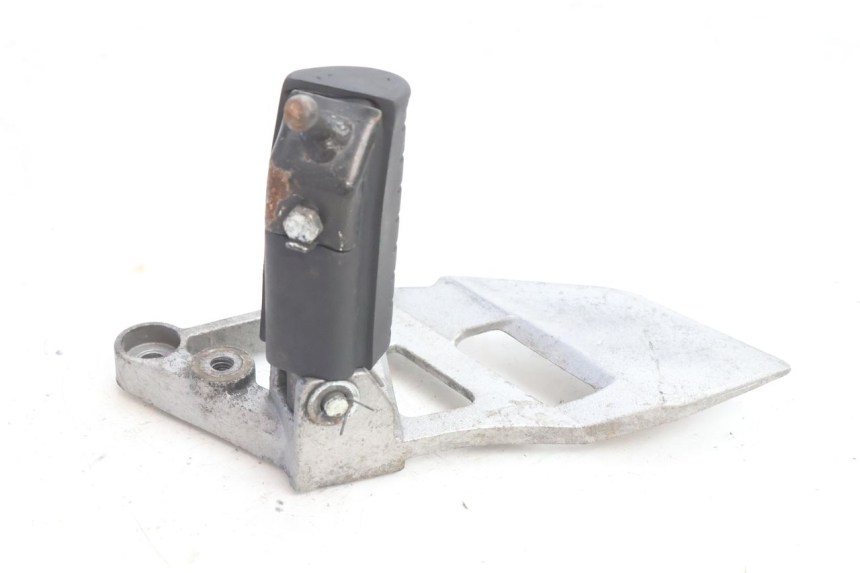 photo de FRONT LEFT FOOTREST MOUNT DAELIM VJ ROADWIN 125 (2004 - 2007) - Checked used part
