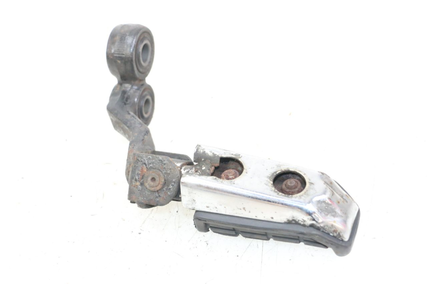 photo de FRONT LEFT FOOTREST MOUNT YAMAHA XJ F 900 (1983 - 1994) - Alternative perspective