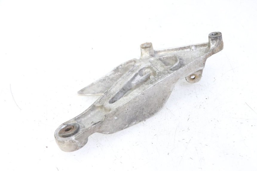 photo de FRONT LEFT FOOTREST MOUNT YAMAHA XJN DIVERSION 600 (2000 - 2003) - Component detail