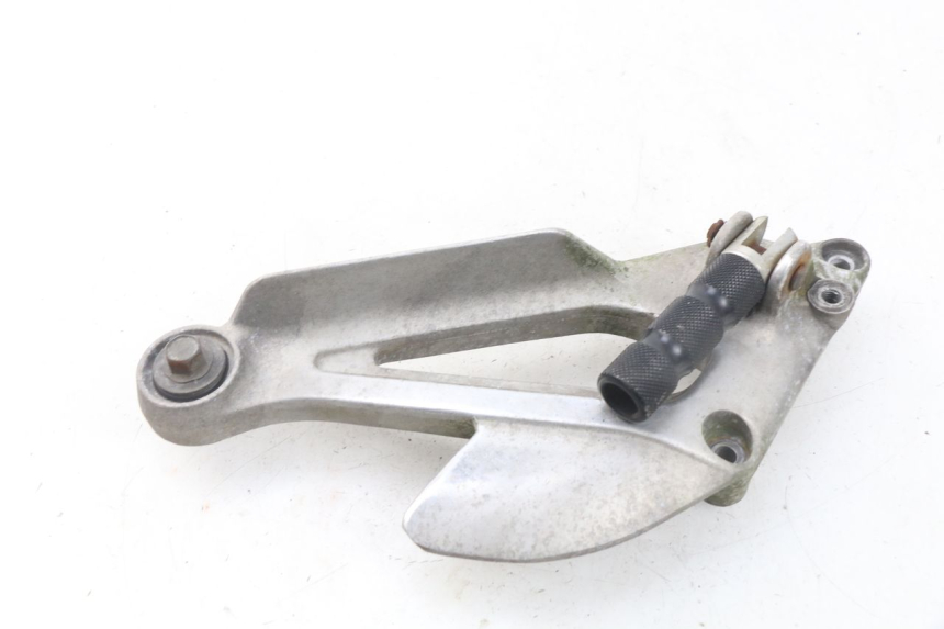 photo de FRONT LEFT FOOTREST MOUNT YAMAHA XJN XJ N DIVERSION 600 (1994 - 1997) - Zoom on usage condition