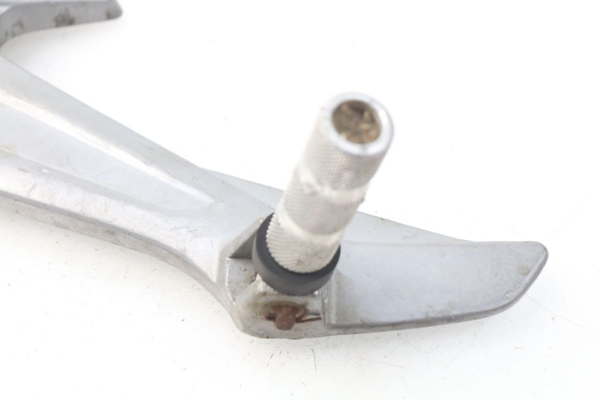 photo de FRONT LEFT FOOTREST MOUNT HONDA XLV VARADERO 125 (2000 - 2006) - Product overview