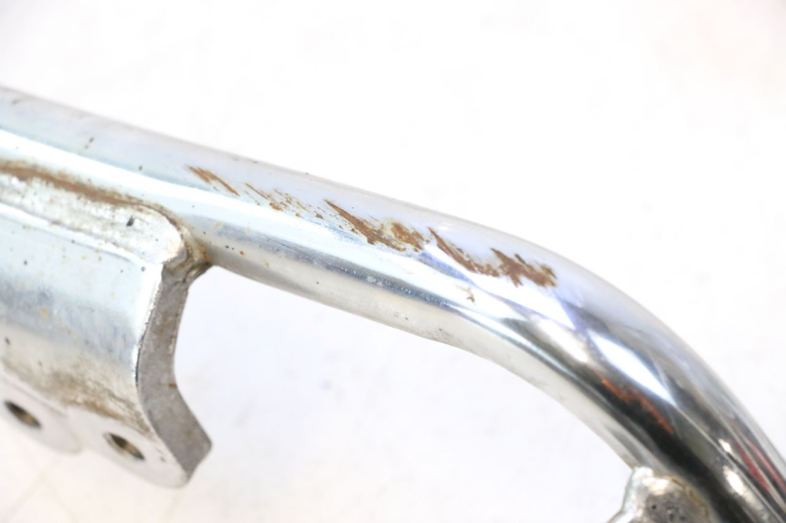 photo de FRONT LEFT FOOTREST MOUNT YAMAHA XV VIRAGO 535 (1988 - 2004) - Zoom on usage condition