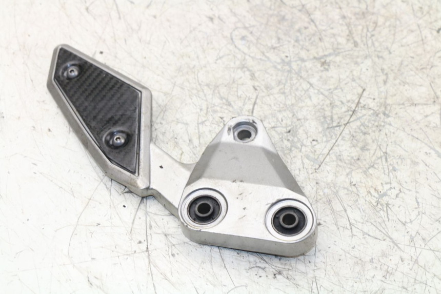 photo de FRONT LEFT FOOTREST MOUNT YAMAHA FZ1 FAZER 1000 (2007 - 2009) - Main view