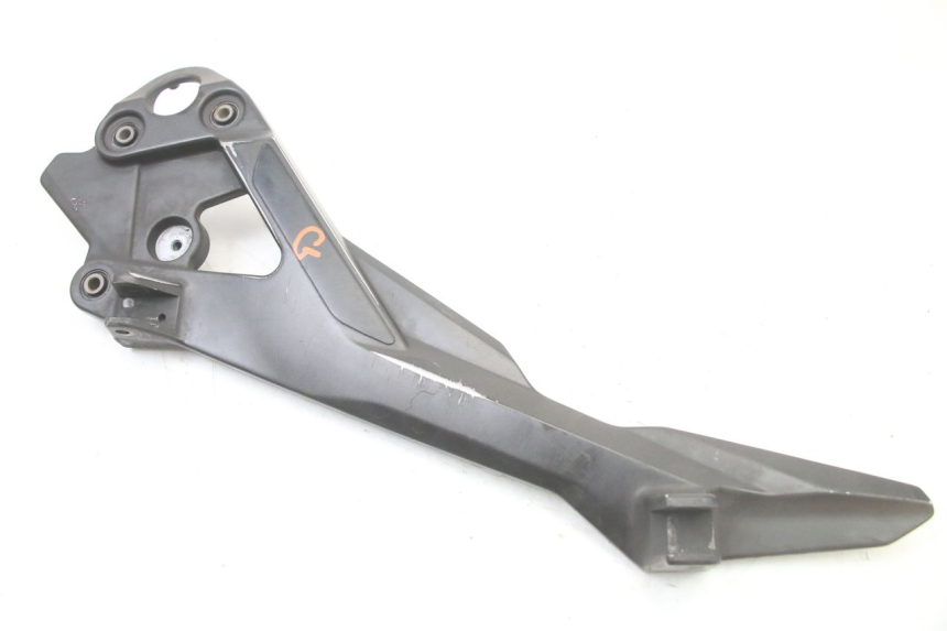 photo de FRONT LEFT FOOTREST MOUNT YAMAHA XJ6 600 (2008 - 2016) - Main view