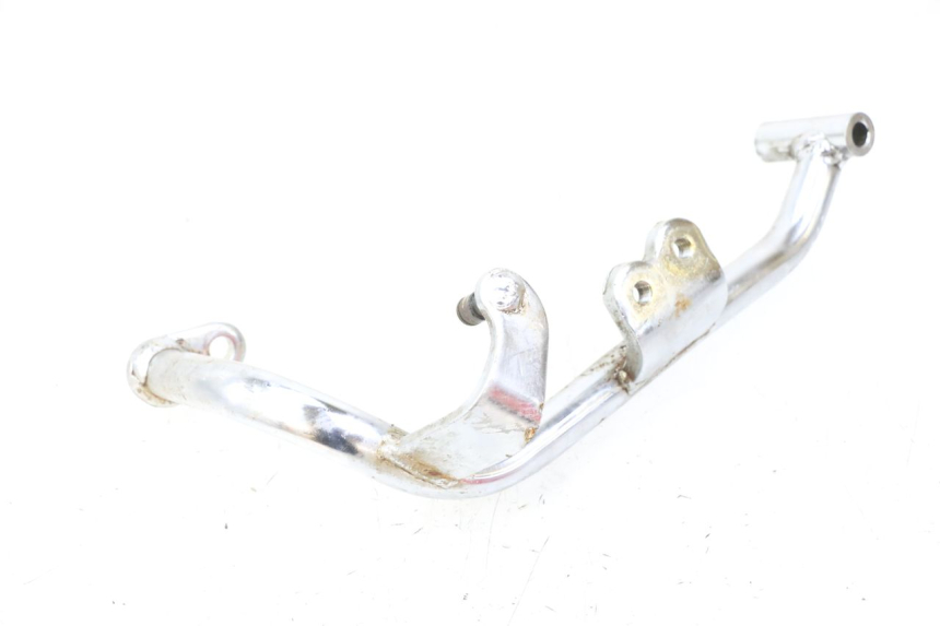 photo de FRONT LEFT FOOTREST MOUNT YAMAHA XV VIRAGO 535 (1988 - 2004) - Alternative perspective