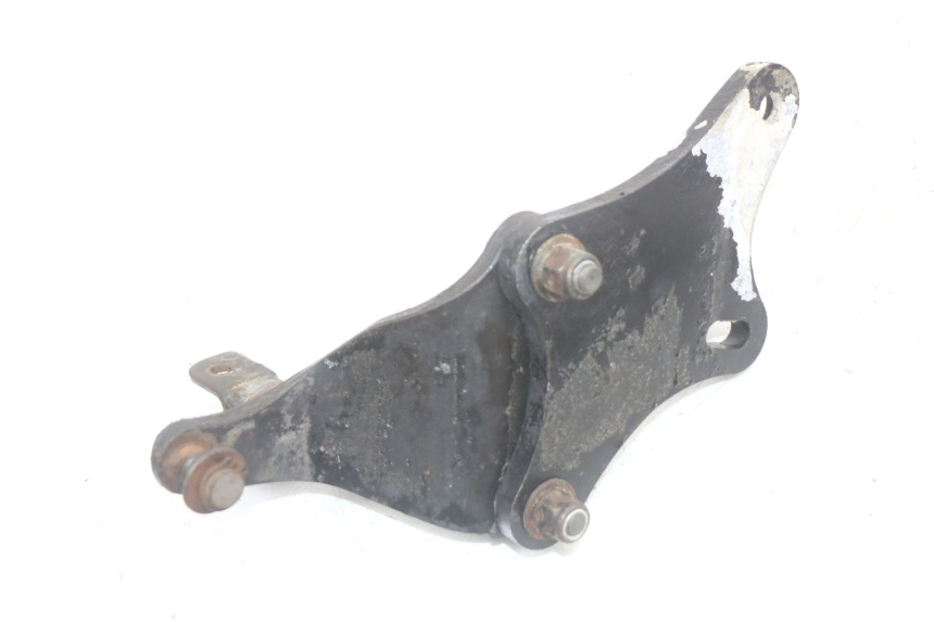 photo de FRONT LEFT FOOTREST MOUNT YAMAHA XVS DRAG STAR DRAGSTAR 650 (1997 - 2007) - Technical close-up