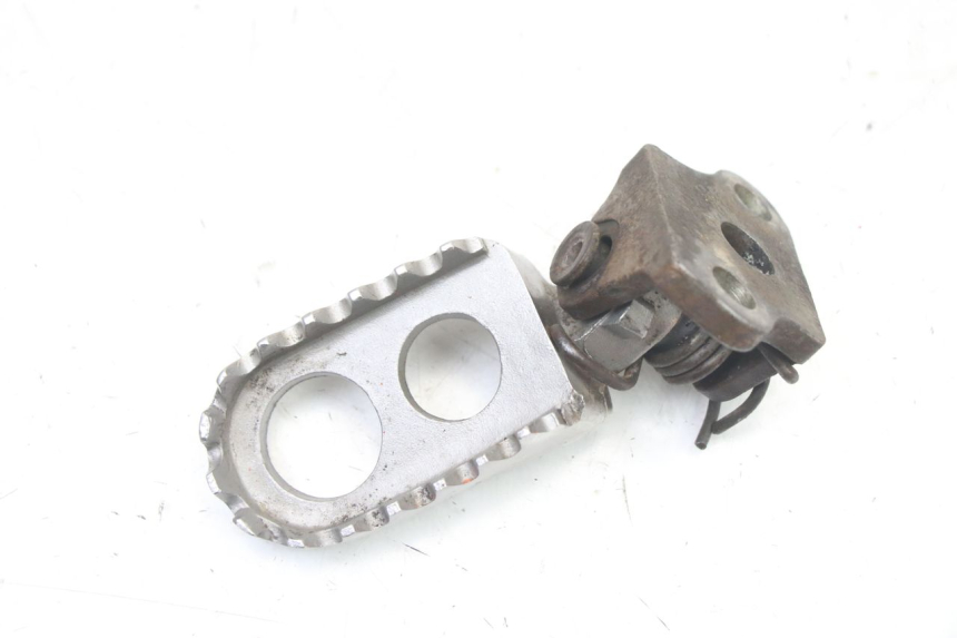 photo de FRONT LEFT FOOTREST MOUNT YAMAHA YZ 125 (2006 - 2016) - Main view