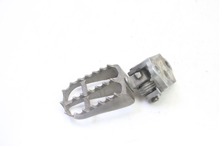 photo de FRONT LEFT FOOTREST MOUNT YAMAHA YZF YZ-F 450 (2014 - 2016) - Main view