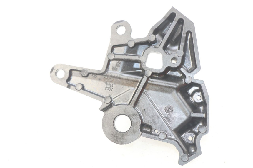 photo de FRONT LEFT FOOTREST MOUNT KAWASAKI Z 650 (2016 - 2019) - Zoom on usage condition