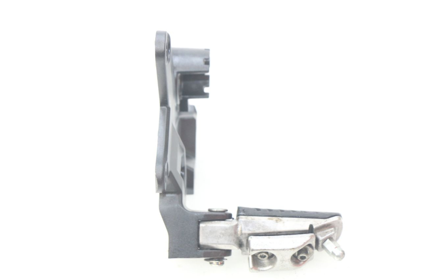 photo de FRONT LEFT FOOTREST MOUNT KAWASAKI Z 650 (2016 - 2019) - Alternative perspective
