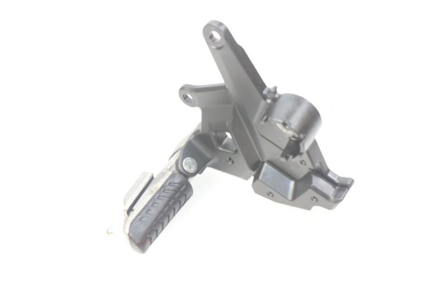 photo de FRONT LEFT FOOTREST MOUNT KAWASAKI Z 650 (2016 - 2019) - Technical close-up