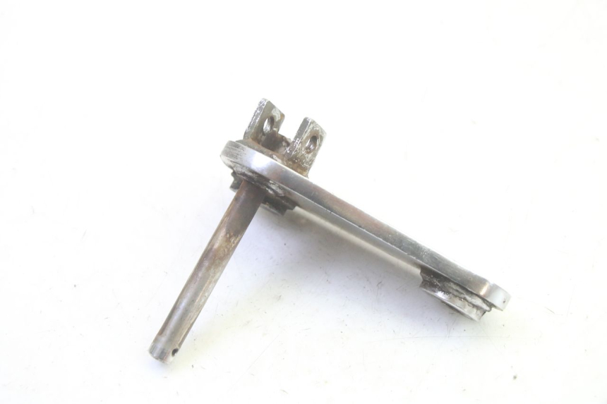 photo de FRONT LEFT FOOTREST MOUNT KYMCO ZING 125 (1997 - 2003) - Product overview