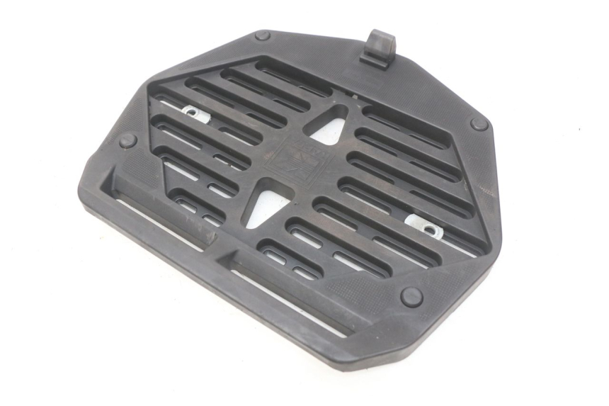 photo de PLATE TOP BOX YAMAHA FJ 3CX 1200 (1986 - 1996) - Alternative perspective