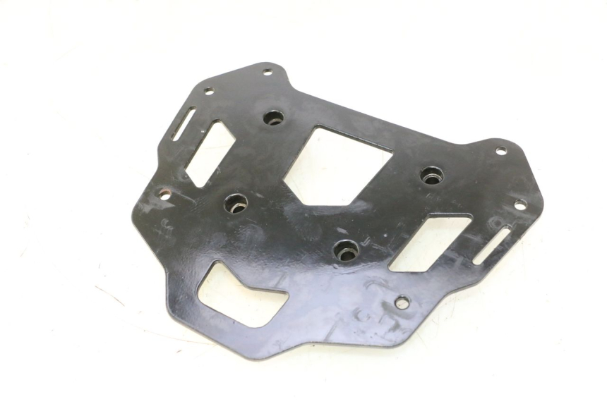 photo de PLATE TOP BOX PIAGGIO MP3 500 (2016 - 2018) - Supplementary product photo