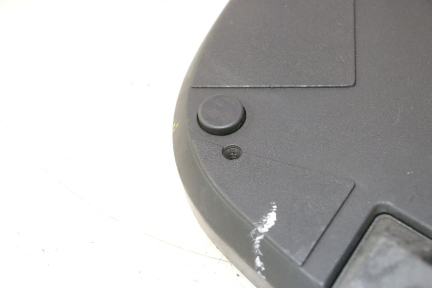 photo de PLATE TOP BOX PIAGGIO MP3 500 (2016 - 2018) - Alternative perspective
