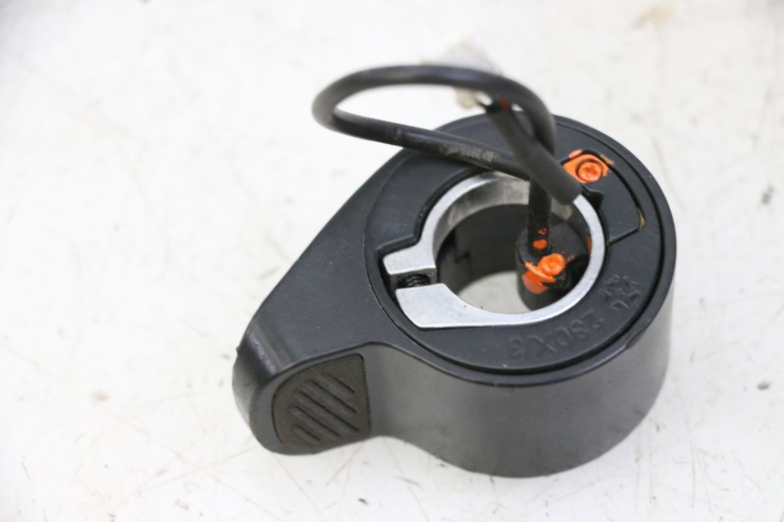 photo de THROTTLE GRIP URBANGLIDE 100XS 1 - Zoom on usage condition