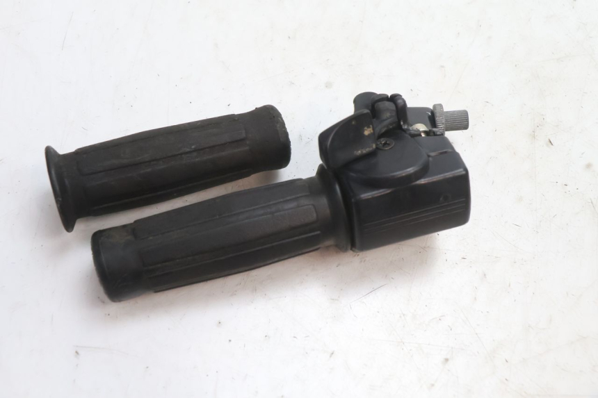 photo de THROTTLE GRIP PEUGEOT 103 SPX CLIP 50 (1989 - 1992) - Product overview