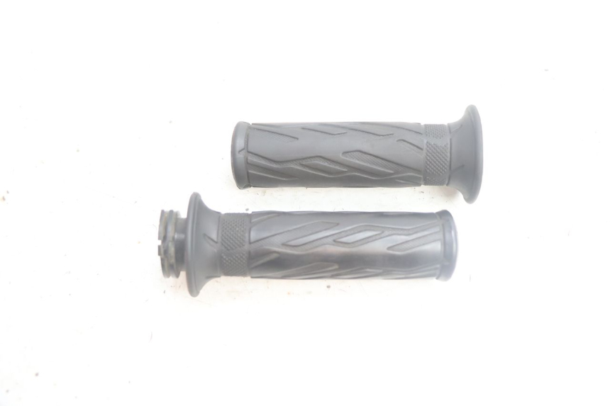 photo de THROTTLE GRIP KYMCO AGILITY CITY 2T 50 (2008 - 2016) - Main view