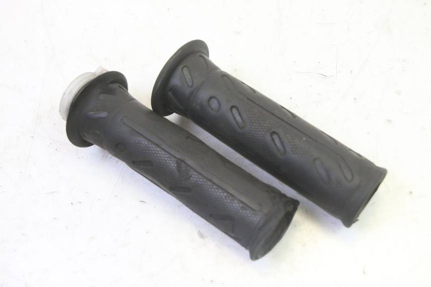 photo de THROTTLE GRIP KYMCO AGILITY NAKED RENOUVO 2T 50 (2011 - 2018) - Component detail