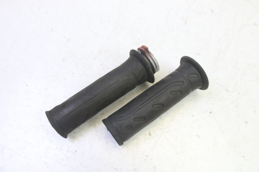 photo de THROTTLE GRIP KYMCO AGILITY NAKED RENOUVO 2T 50 (2011 - 2018) - Technical close-up