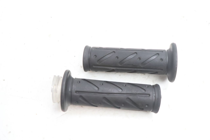 photo de THROTTLE GRIP KYMCO AGILITY PREMIUM 50 (2007 - 2010) - Main view
