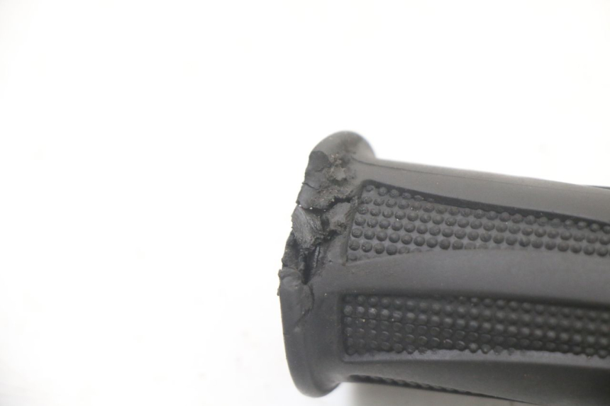 photo de THROTTLE GRIP APRILIA ATLANTIC 125 (2003 - 2009) - Fixing points details