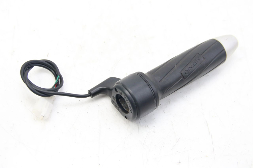 photo de THROTTLE GRIP ECCITY ARTELEC 670 1 (2013 - 2017) - Main view
