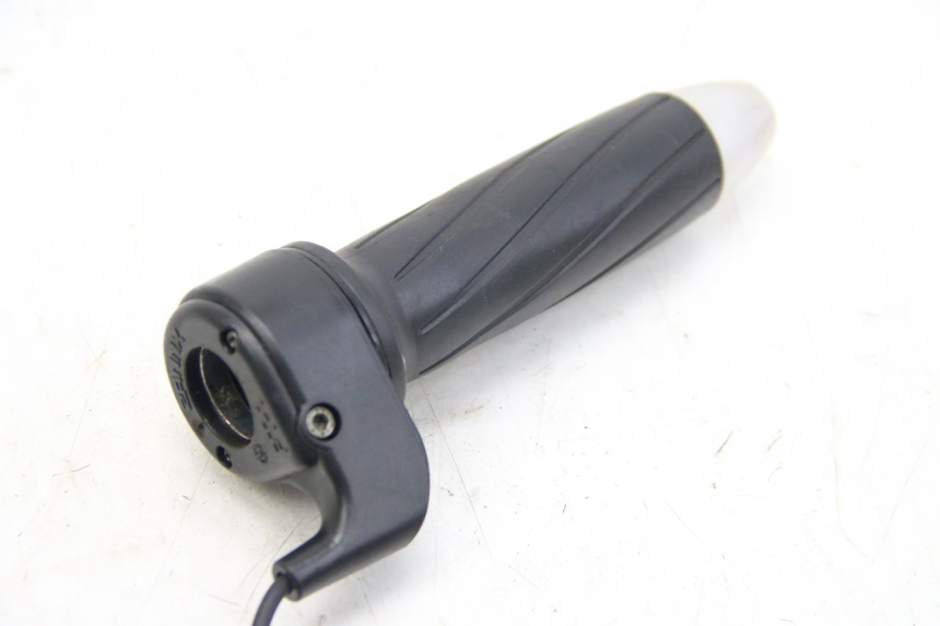 photo de THROTTLE GRIP ECCITY ARTELEC 670 1 (2013 - 2017) - Zoom on usage condition
