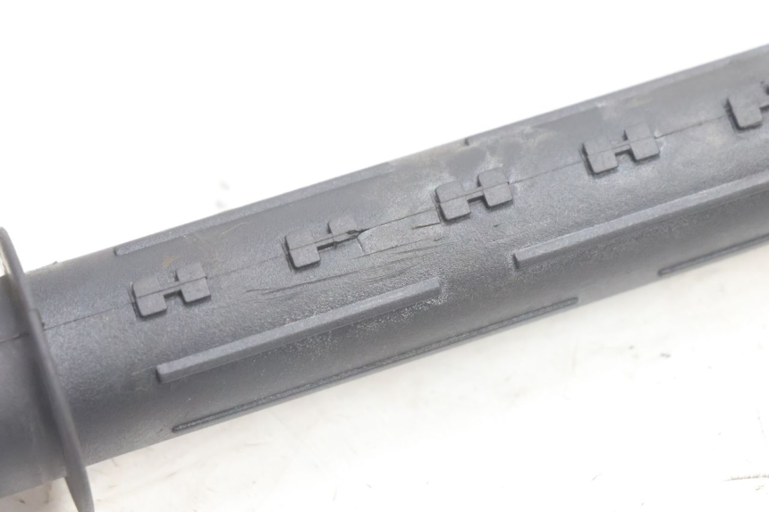 photo de THROTTLE GRIP APRILIA ATLANTIC S 125 (2010 - 2013) - Alternative perspective