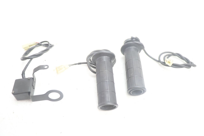 photo de THROTTLE GRIP SUZUKI BURGMAN EXECUTIVE ABS 650 (2006 - 2012) - Component detail