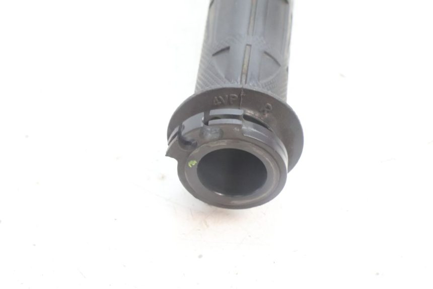 photo de THROTTLE GRIP YAMAHA BW'S BWS 125 (2010 - 2013) - Zoom on usage condition