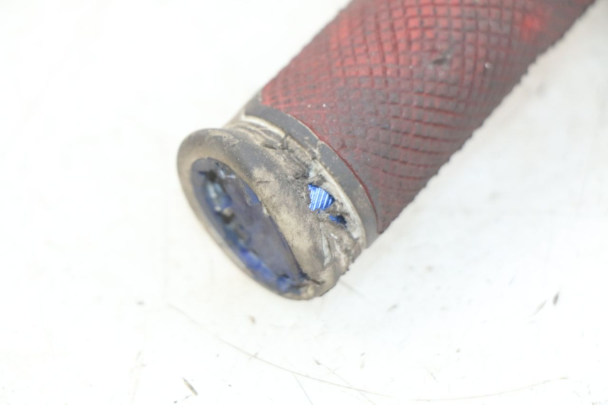 photo de THROTTLE GRIP HONDA CR 125 (1995 - 1997) - Alternative perspective